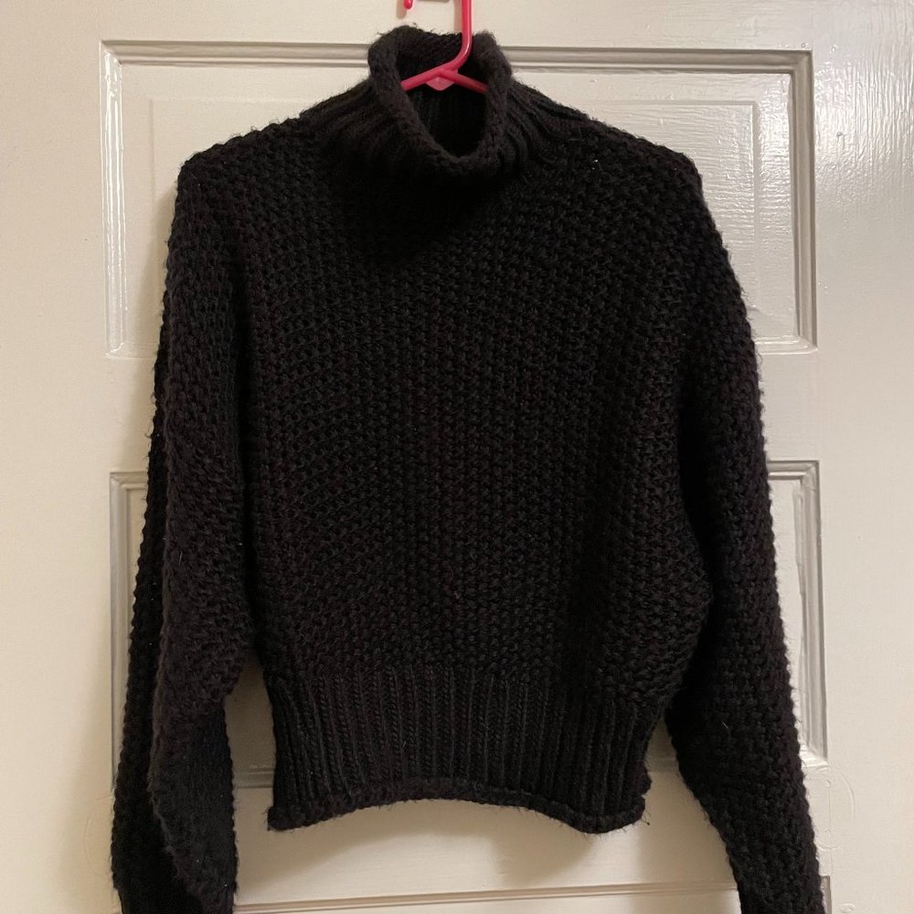 H&M Black Chunky-Knit Sweater - XS
